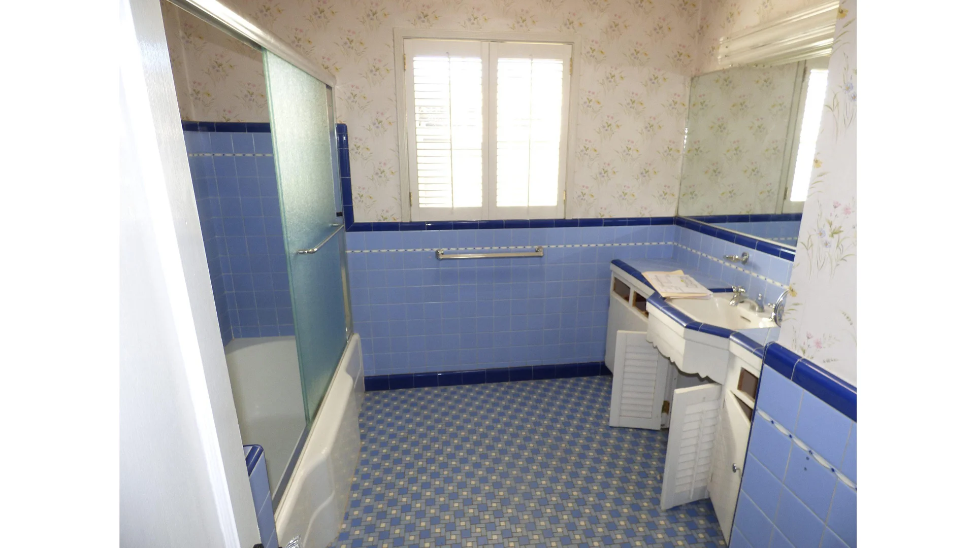 Shonee & Ryan Hansen Bath Before / After